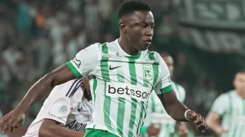 Hinestroza publicó una historia en medio de su pase trabado a Boca.