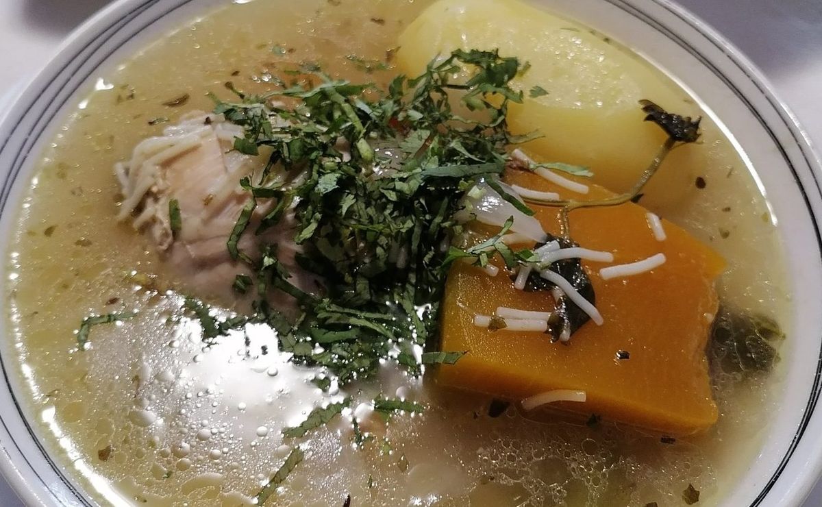 Cazuela de pollo: Receta de la tradicional sopa chilena para reconfortarte en días fríos