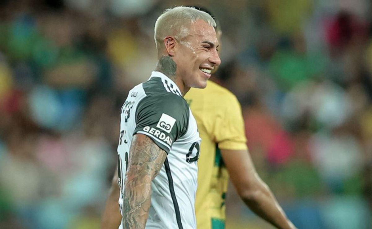 Milito aplaude a Eduardo Vargas: voto de confianza tras llegar a ser goleador del Brasileirao