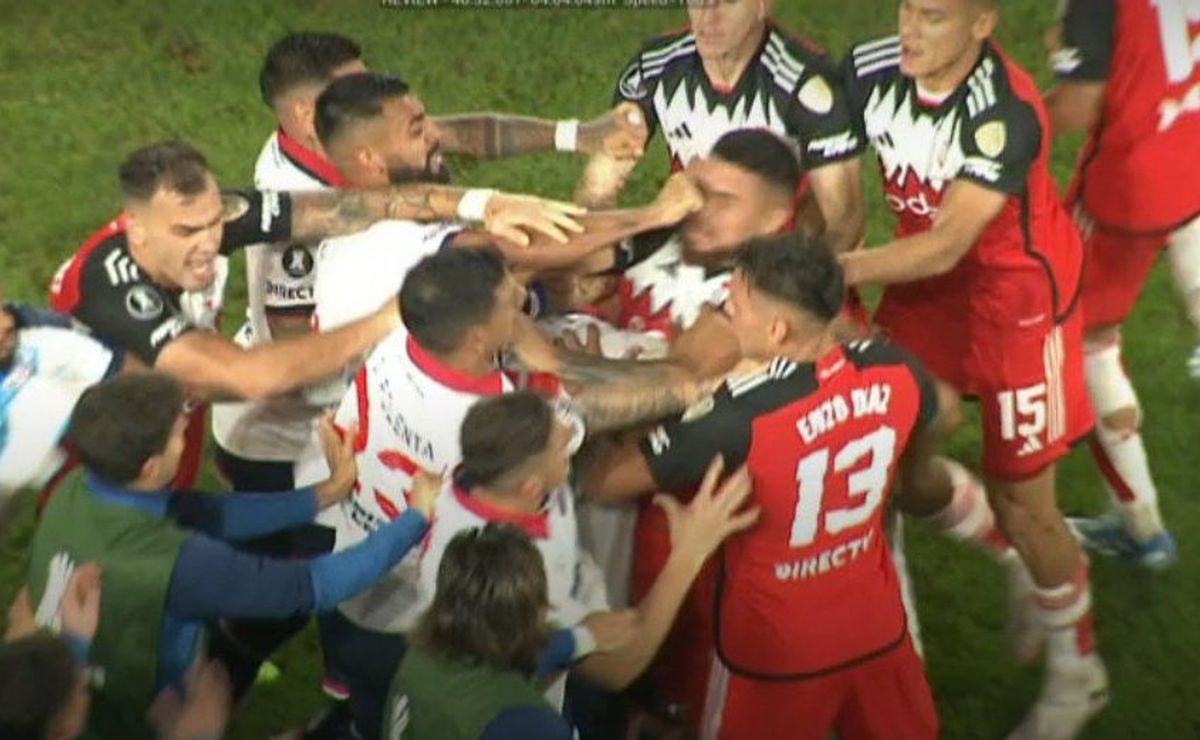 La feroz agresión a Paulo Díaz en el empate de River Plate vs. Nacional