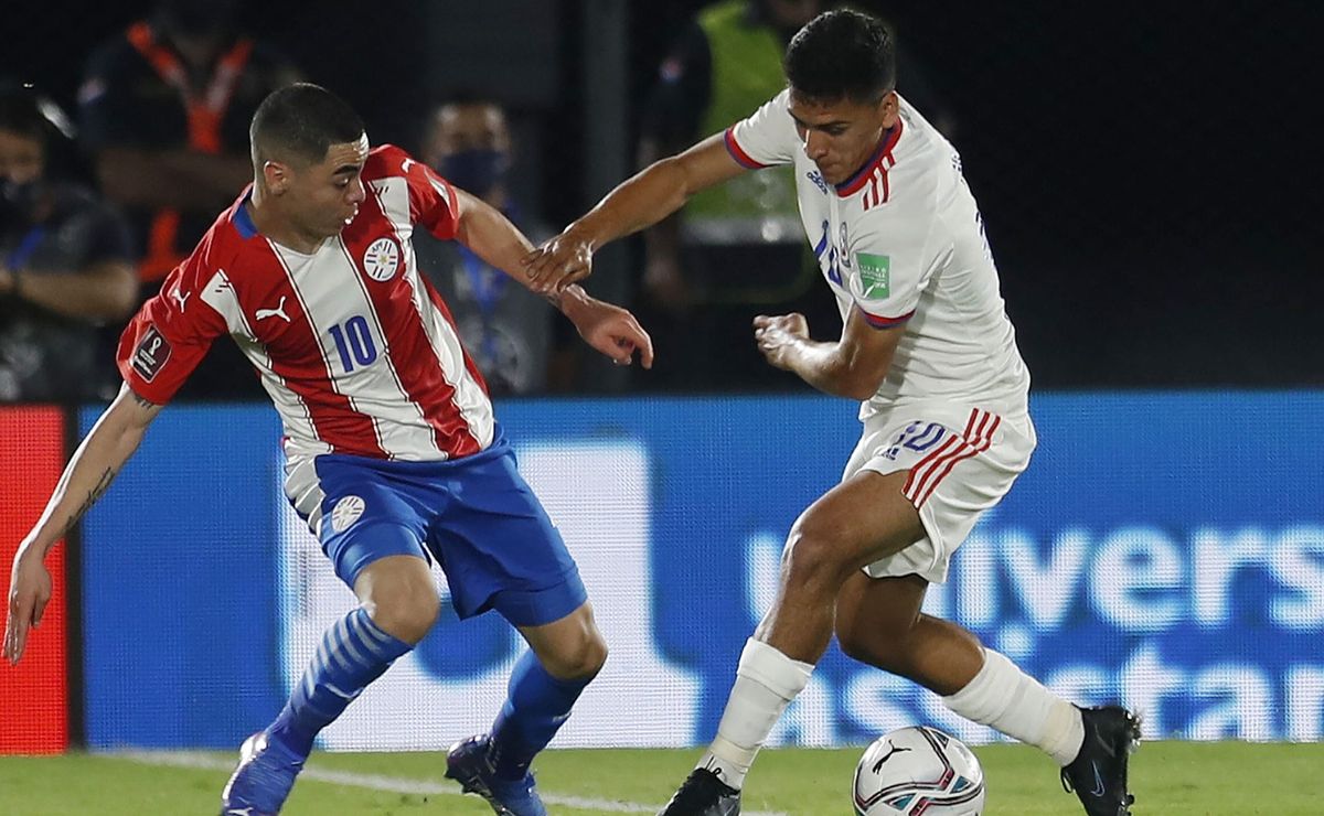 Almirón red card