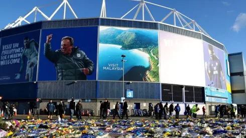 Los hinchas llenaron el estadio con ofrendas para Sala