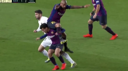 Vidal golpeó a Coutinho con el popín.