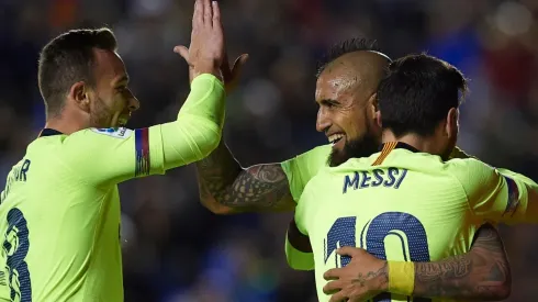 Lionel Messi, Arturo Vidal y su socio Arthur.