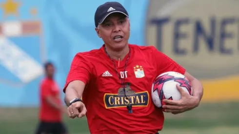 Cuec: DT de Sporting Cristal renuncia a 15 días de asumir y a un mes de jugar ante U de Conce