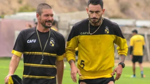 Pinilla recién se entrena a la par de sus compañeros