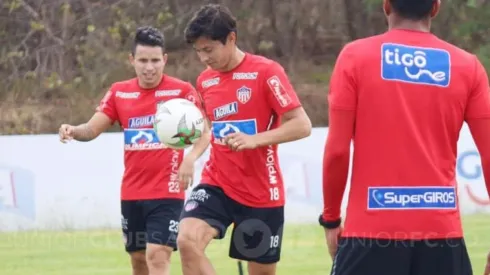 Matías Fernández ya entrenó a la par en Junior