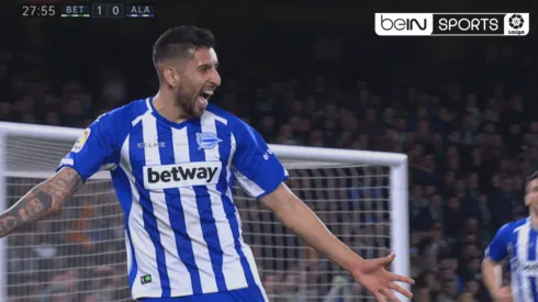 Maripán anotó el gol del empate de Alavés.