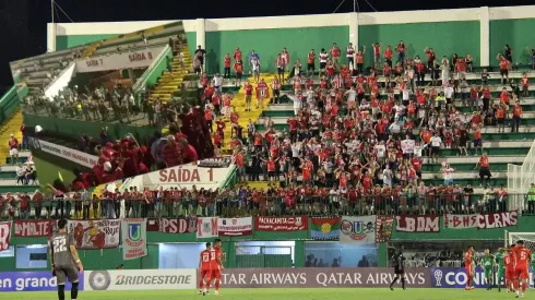 Los hinchas de La Calera en Brasil.