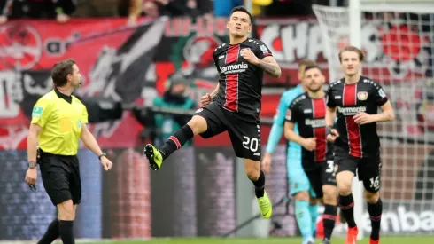 Golazo de Charles Aránguiz al Friburgo