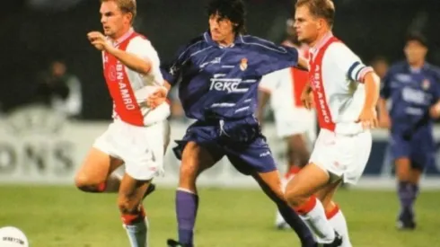 Recuerdan pelea de Iván Zamorano y Frank de Boer