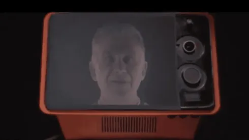 Queiroz en un momento del extraño anuncio colombiano