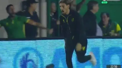 Notable celebración de Beccacece en el 3-2 final