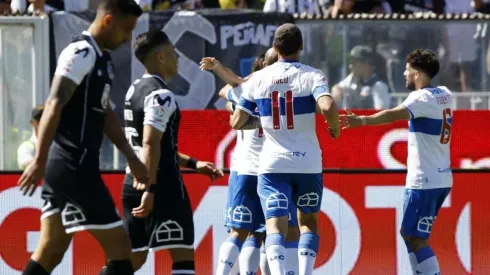 Colo Colo cae ante la UC terminado el primer tiempo.