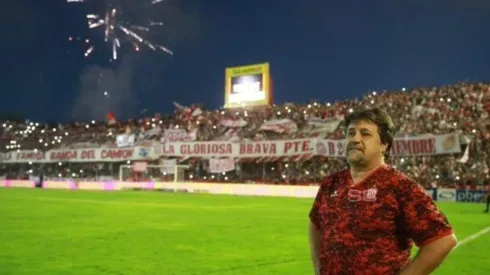 Caruso Lombardi se jugó la permanencia con esta valiente camiseta