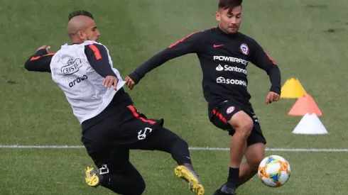 Vidal presiona a Meneses en una acción del entrenamiento de recién