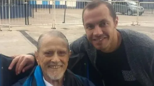 El lindo gesto de Marcelo Díaz con el abuelito hincha de Racing