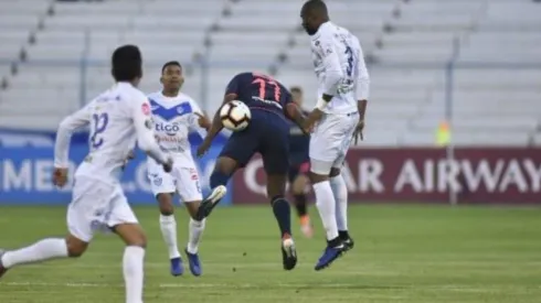 Tres autogoles en un partido de Copa Libertadores