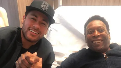 Neymar visita a Pelé en su recuperación en París