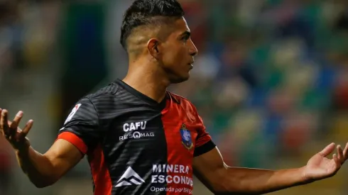 Felipe Flores está precupado por su suplencia