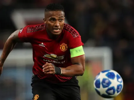 Valencia se despidió anticipadamente del Manchester United