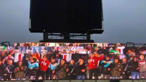 Los hinchas palestinos desde Ramallah alentando al Tino