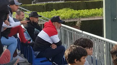 Vidal (centro) apoyando a Garín desde las tribunas
