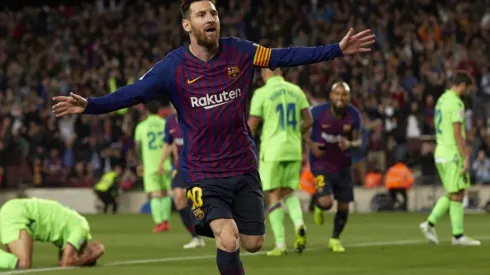 Messi festeja su gol y La Liga.