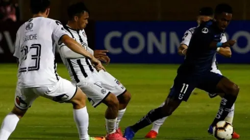 Será un emocionante duelo el de este martes 30 entre albos y ecuatorianos