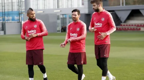 Vidal, Messi y Piqué en el entrenamiento de hoy