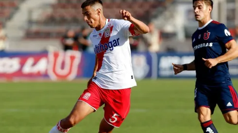 Jen Buss jugando por Curicó Unido