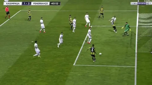 El gol anulado a Mauricio Isla