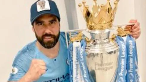 Claudio Bravo celebra una nueva copa: "Otro título más. Campeones"