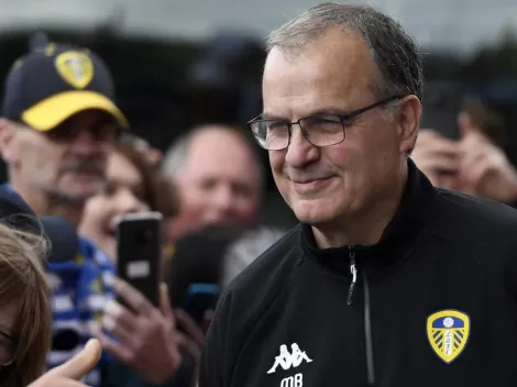 Hinchas del Leeds le mandan una emotiva carta a Bielsa para que se quede