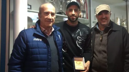 Maripán alienta a la UC en San Carlos y es premiado por su actuación internacional