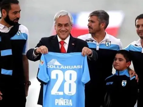 Sebastián Piñera posa con la camiseta de Deportes Iquique