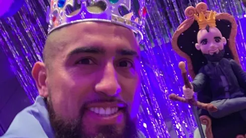 El King se vio contentísimo con su curiosa torta