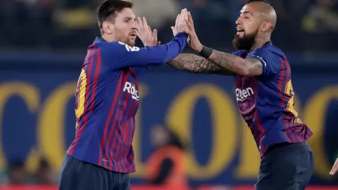 Lionel Messi y Arturo Vidal en Barcelona