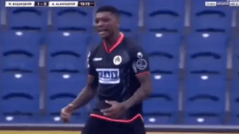 Junior Fernandes marca un golazo de cabeza en Turquía