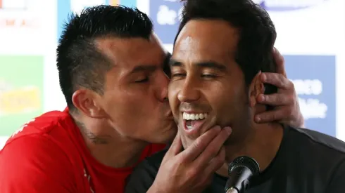 Los buenos momentos de Gary Medel y Claudio Bravo en la Roja