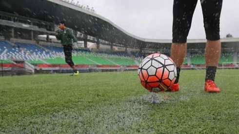 Lluvia en el estadio Chinquihue de Puerto Montt