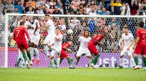 Ronaldo se manda feroz golazo de tiro libre en la Nations League