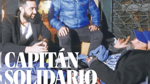 Bravo comparte con gente en situación de calle.