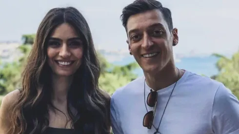 Ozil pagará las operaciones de mil niños para celebrar su boda