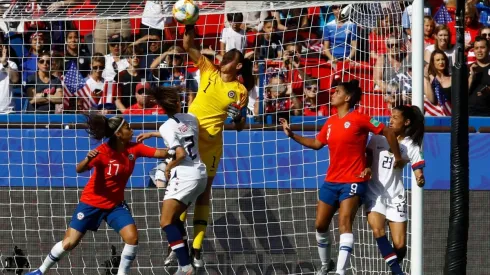 Christiane Endler luciendo su talento ante Estados Unidos (Foto: Agencia Uno)