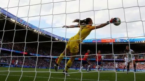 Christiane Endler contiene los ataques de Estados Unidos (Foto: Getty Images)