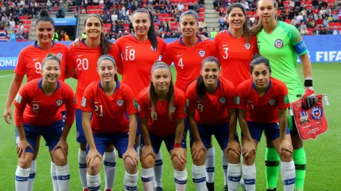 La formación histórica de la Roja ante Tailandia.