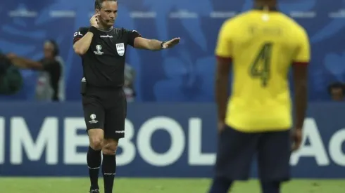 Lousteu mal utilizó el VAR con Chile