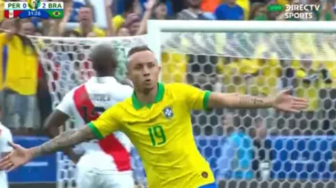 El delantero de Gremio puso el tercero de Brasil sobre Perú