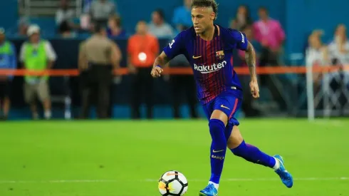 La familia de Neymar busca nueva casa en Barcelona, afirma Sport.